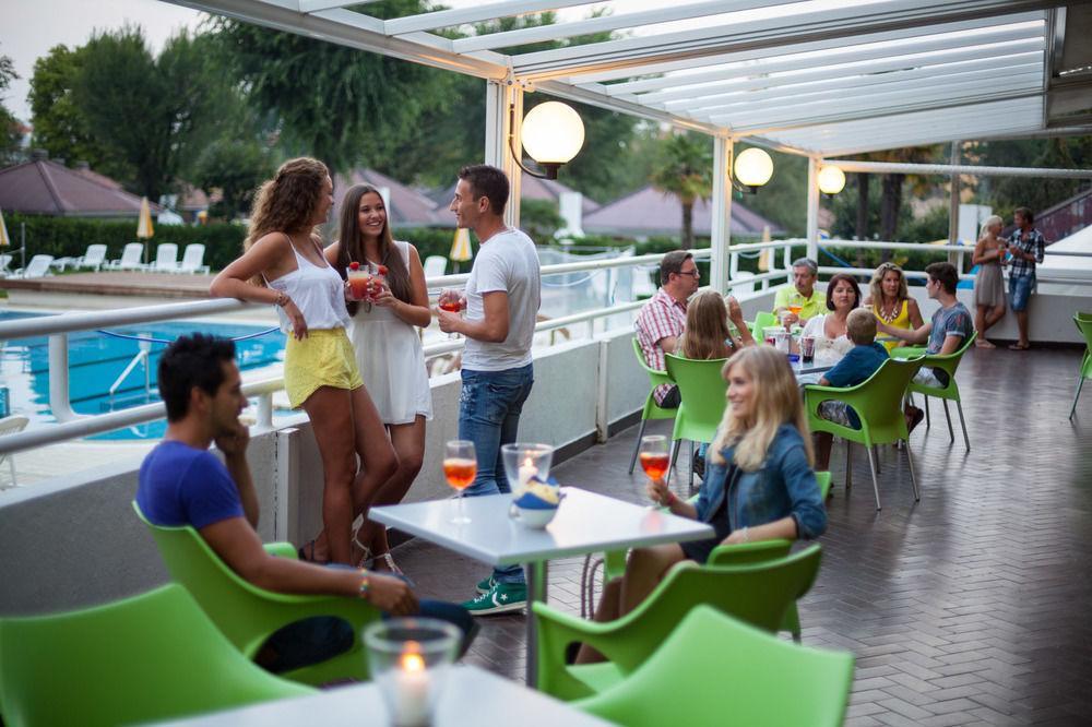 Parco vacanze Villaggio Nidos 3*